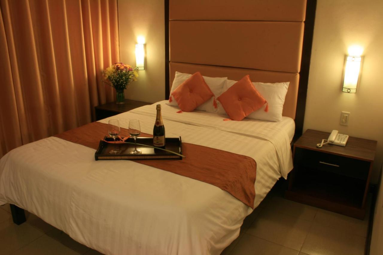 O Hotel Bacolod Extérieur photo